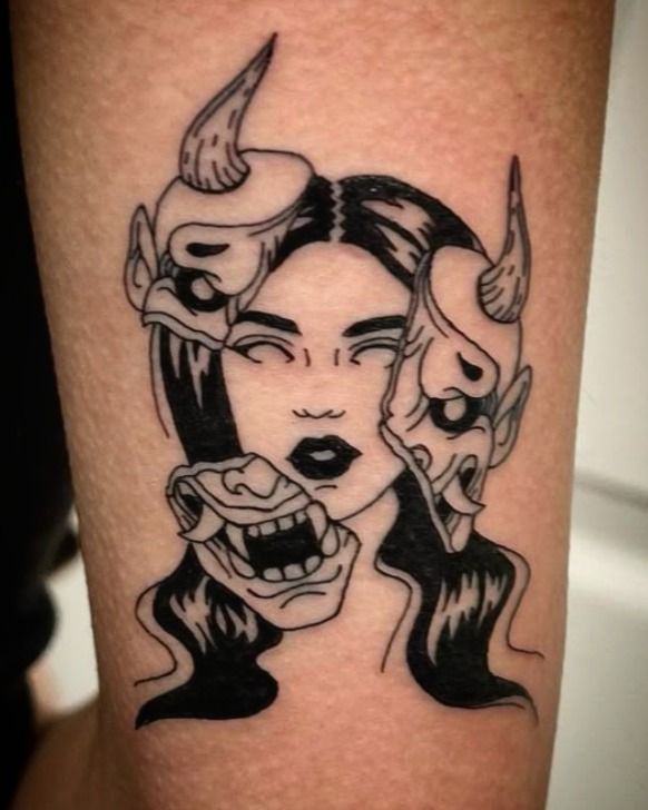 Oni Mask Kadın Dövme