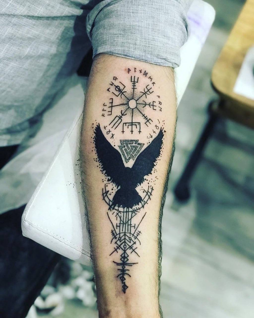 Viking Runik Kartal Dövme